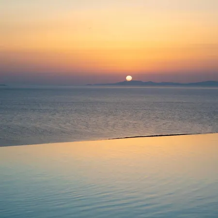 Epic Blue Mykonos מלון 5*